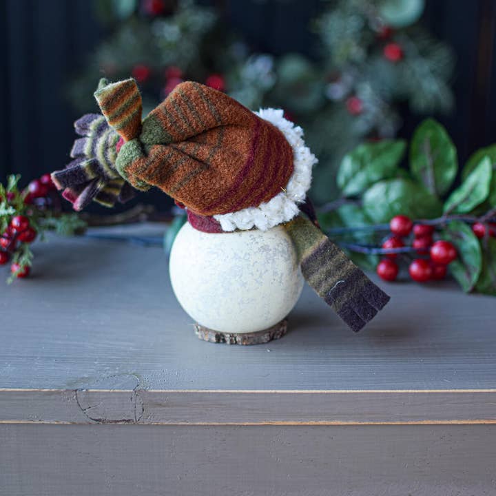 Meadowbrooke Gourds - Wholesale Christmas Decoration - Everleigh Snow Girl Hand-Crafted Gourd 3