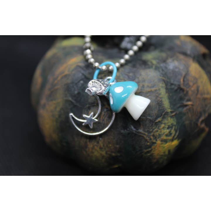 Porte-clés champignon bleu lune porte-monnaie sorcellerie pour la vente par Witchcrafted in MI