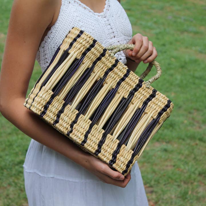 Essaouira Korgväska – Mörkblå Rand för wholesale av Artisan Stories