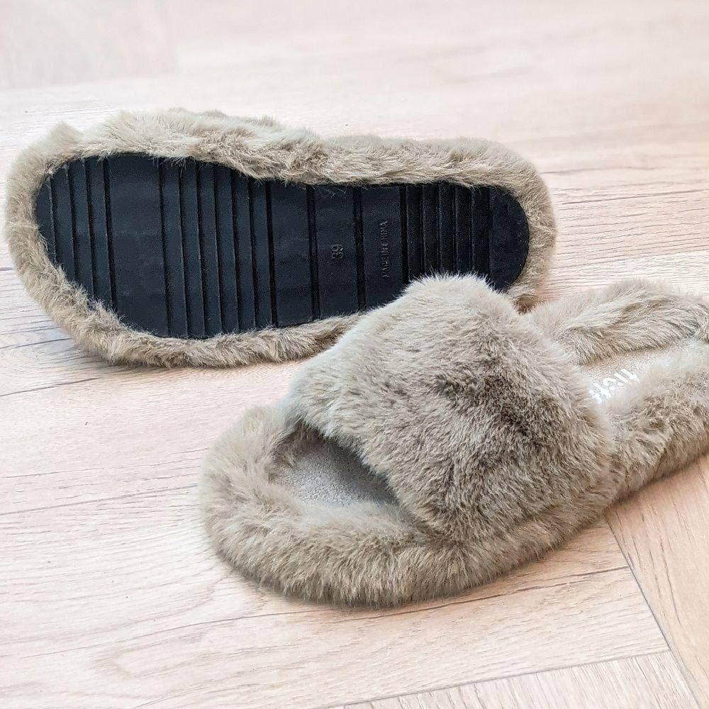 Fluffi – wholesale Slippers – Women's – Beach Beige Slipper1