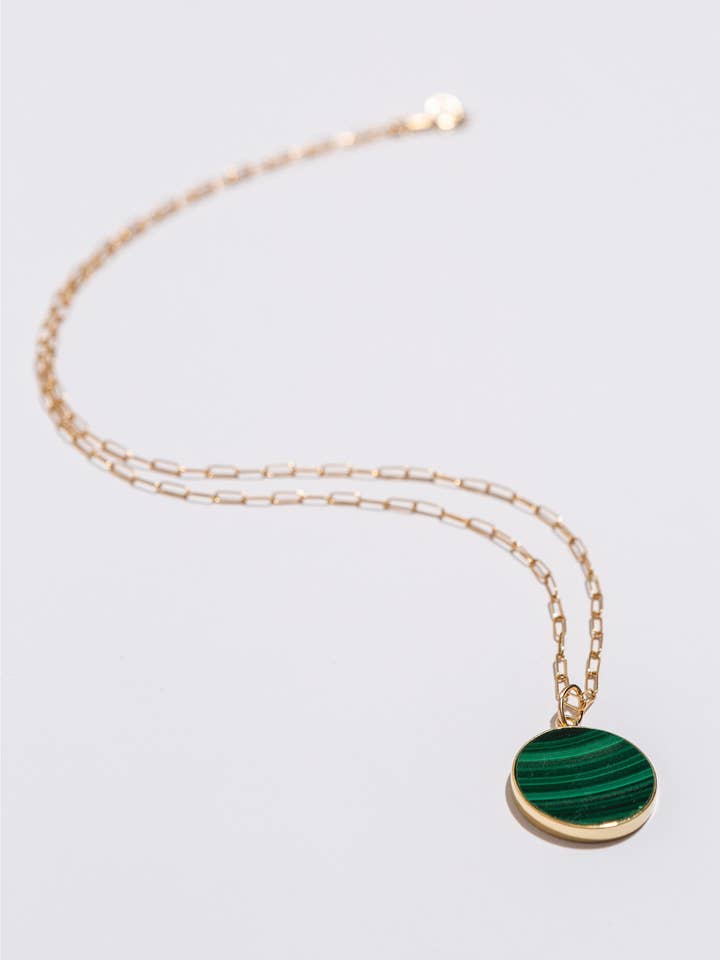 Collier à pendentif Jessica en malachite pour la vente par Narrative Jewelry
