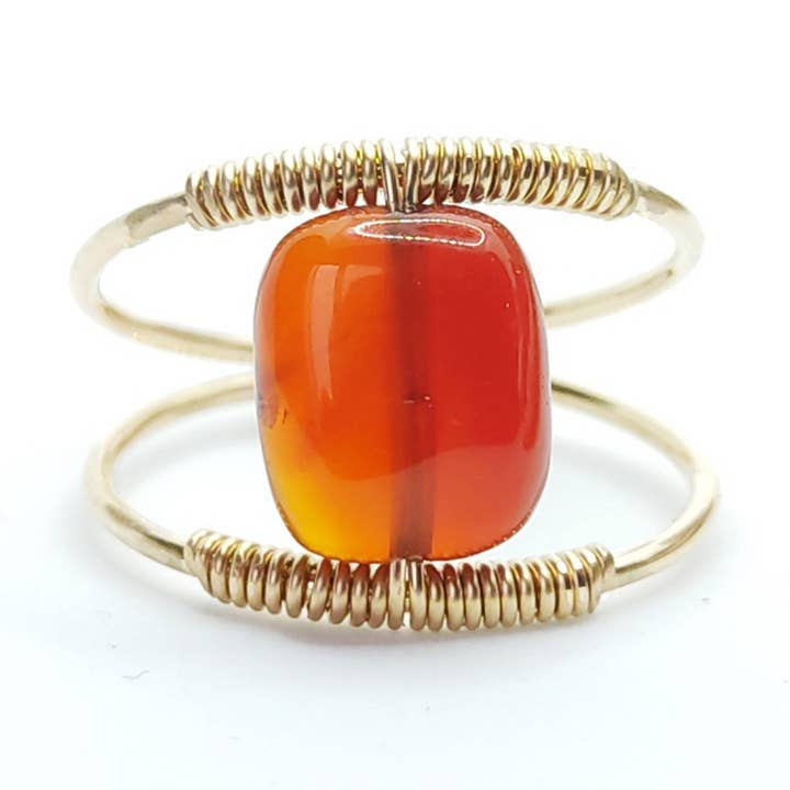 Anello OLI, Cornaline, oro riciclato, placcato in oro 14 carati per la vendita all'ingrosso da parte di Mani Namaste