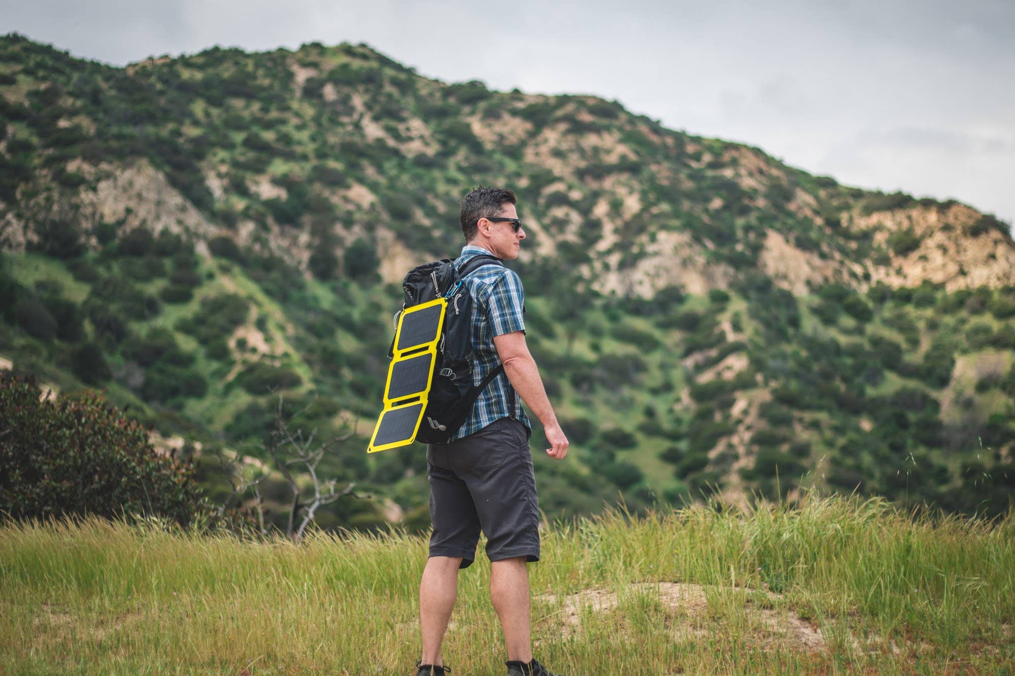 SunJack – Carregador portátil por atacado – Carregador solar portátil SunJack 25W+2x 10k mAh Powerbanks7