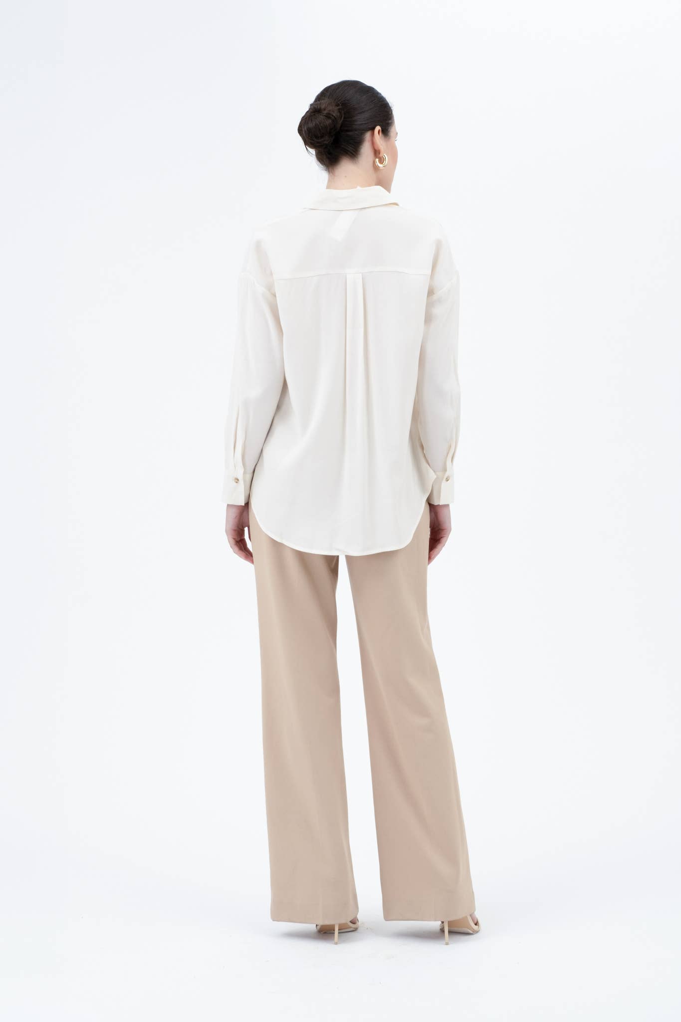 Wholesale LIGHTWEIGHT COLLARED BUTTON DOWN LONG SLEEVE TOP