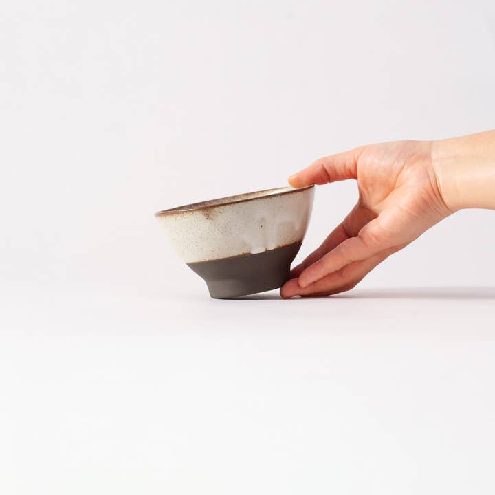 LAKOLE - Wholesale Bowl - Mino Ware Black Soil Rice Bowl Classic White3