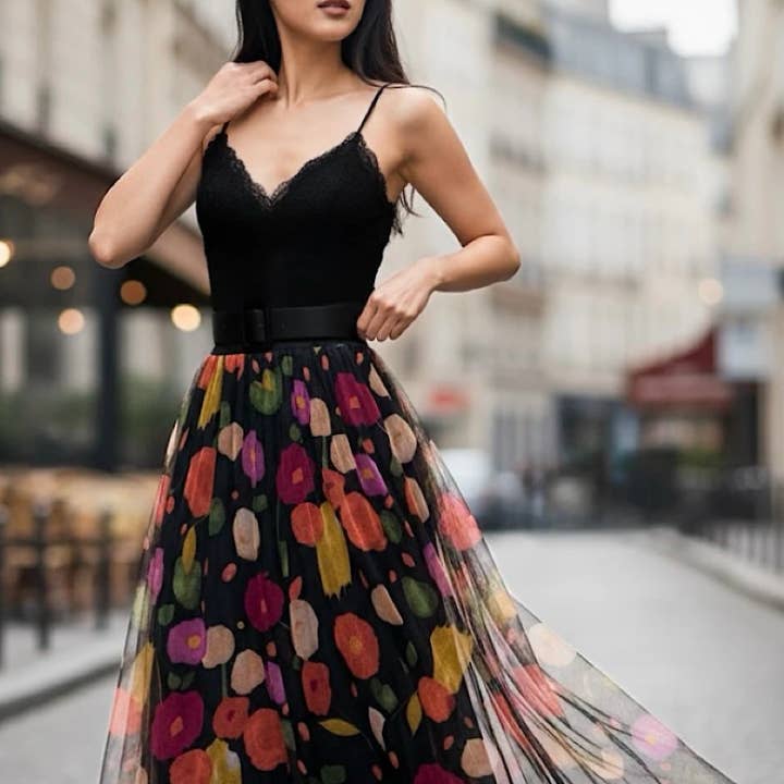 Jupe midi en tulle noir à fleurs italiennes ESFMSBK pour la vente par LOOWIE
