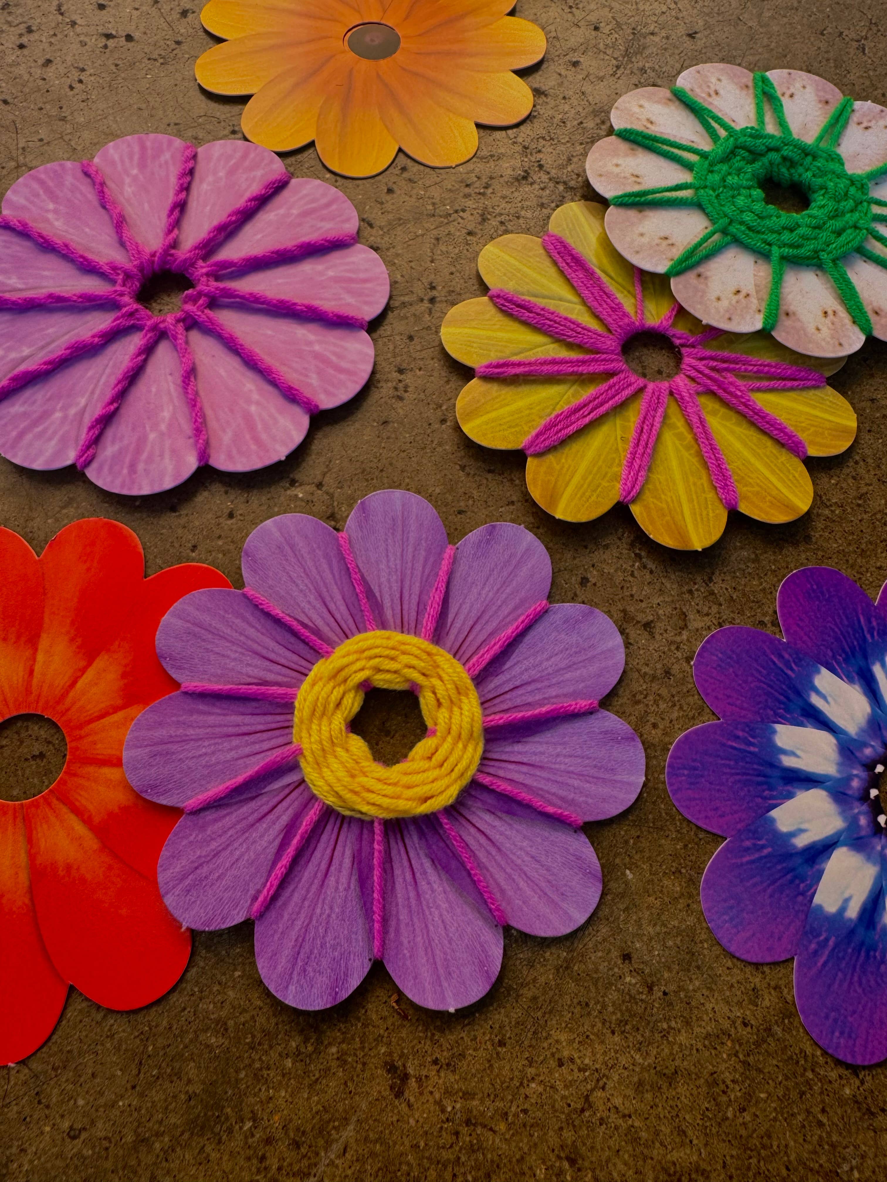 Roylco - Wholesale DIY Craft Kit - Kids - Weaving Flowers for Classroom or Take Home Activities3
