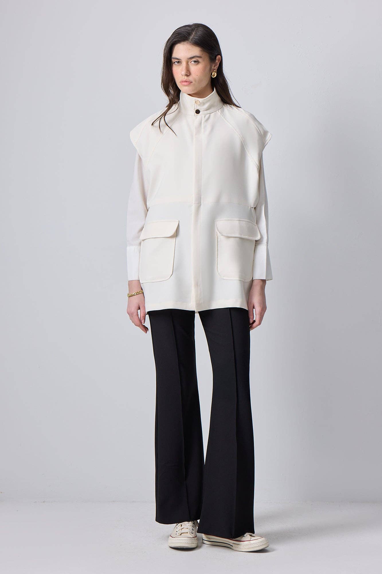 Ekru CREPE VEST WITH POCKETS for wholesale on Faire0