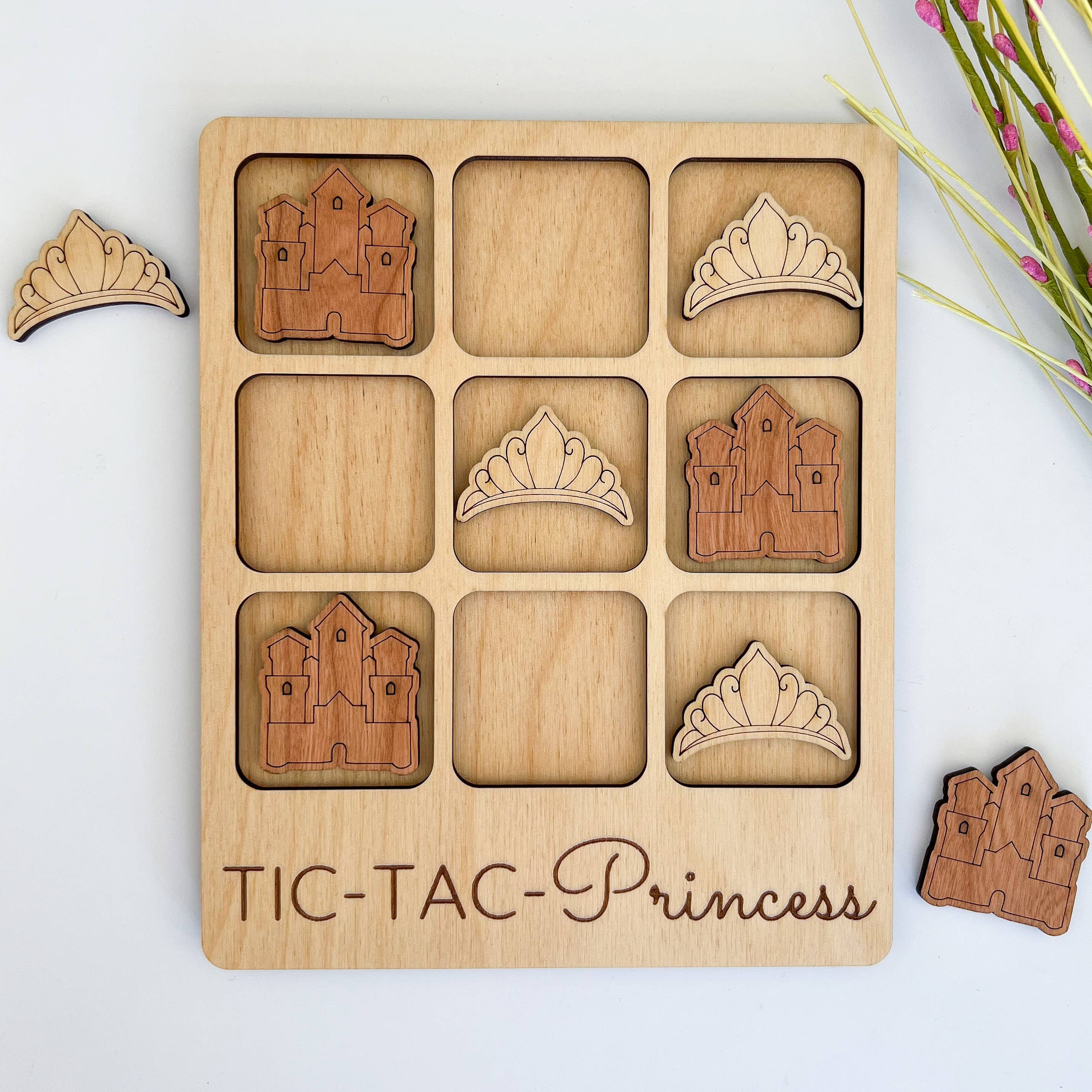 Birch House Games & Gifts - Venta al por mayor Juegos de mesa - Juego Princess Tic-Tac-Toe - Juego de mesa para chicas - Slumber Party0