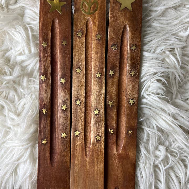 Porte-encens en bois pour la vente par Raven + Sage