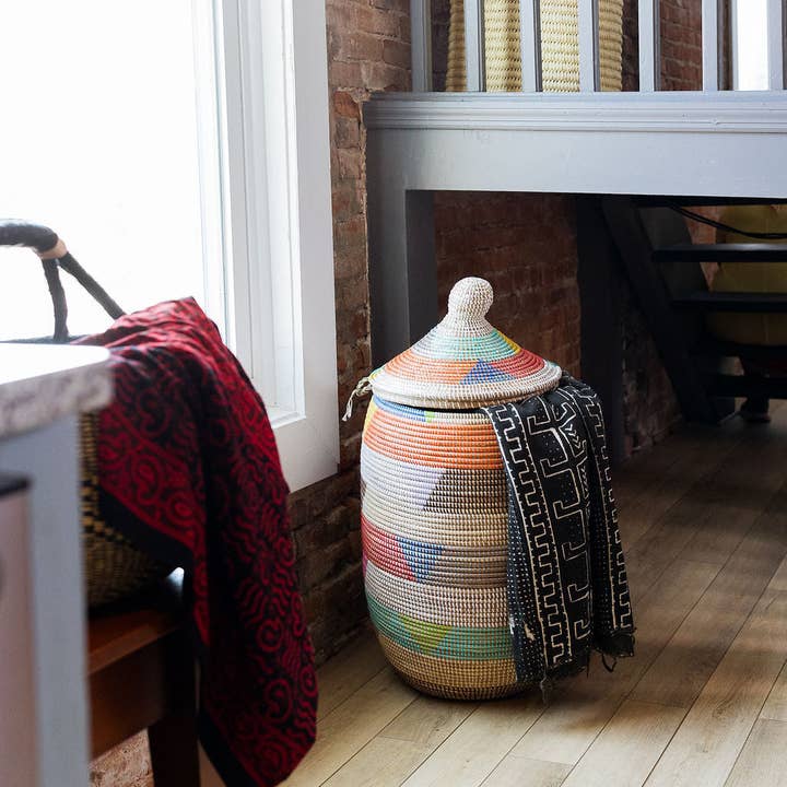 Gitzell FairTrade - Wholesale Laundry Hamper - Lidded Sweetgrass Laundry Hamper4