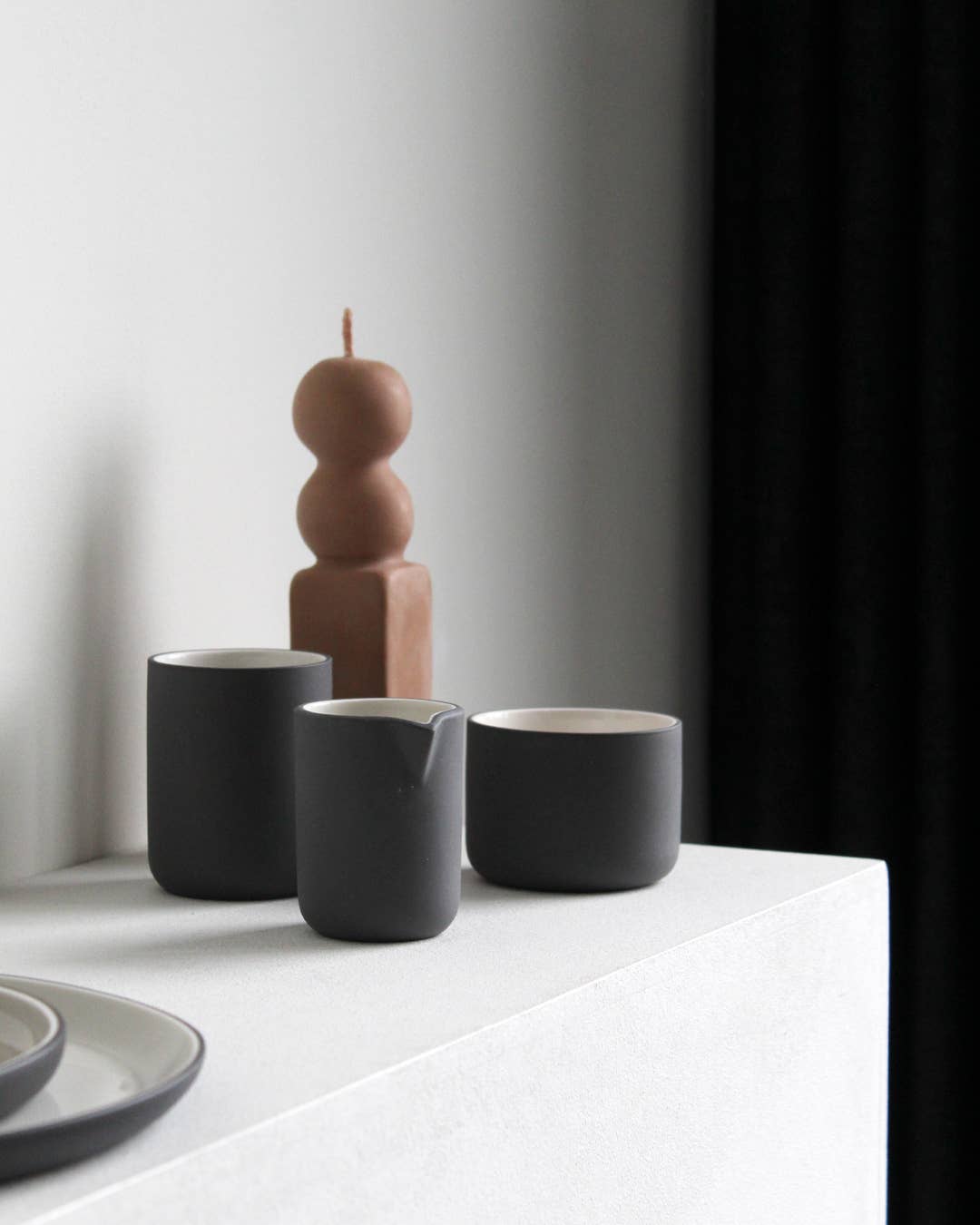 Archive Studio – Engroshandel Kaffekrus – Håndlavet cappuccino-kop 130 ml | mørkegrå2