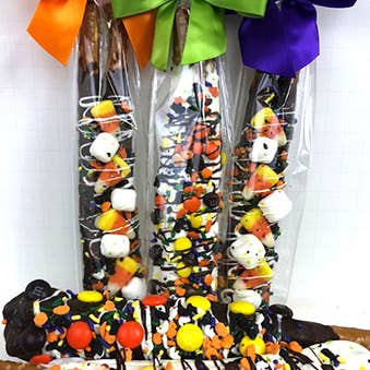 Yo Pop Yummies - Wholesale Chocolate Covered Sweets - Halloween Divine Pretzels