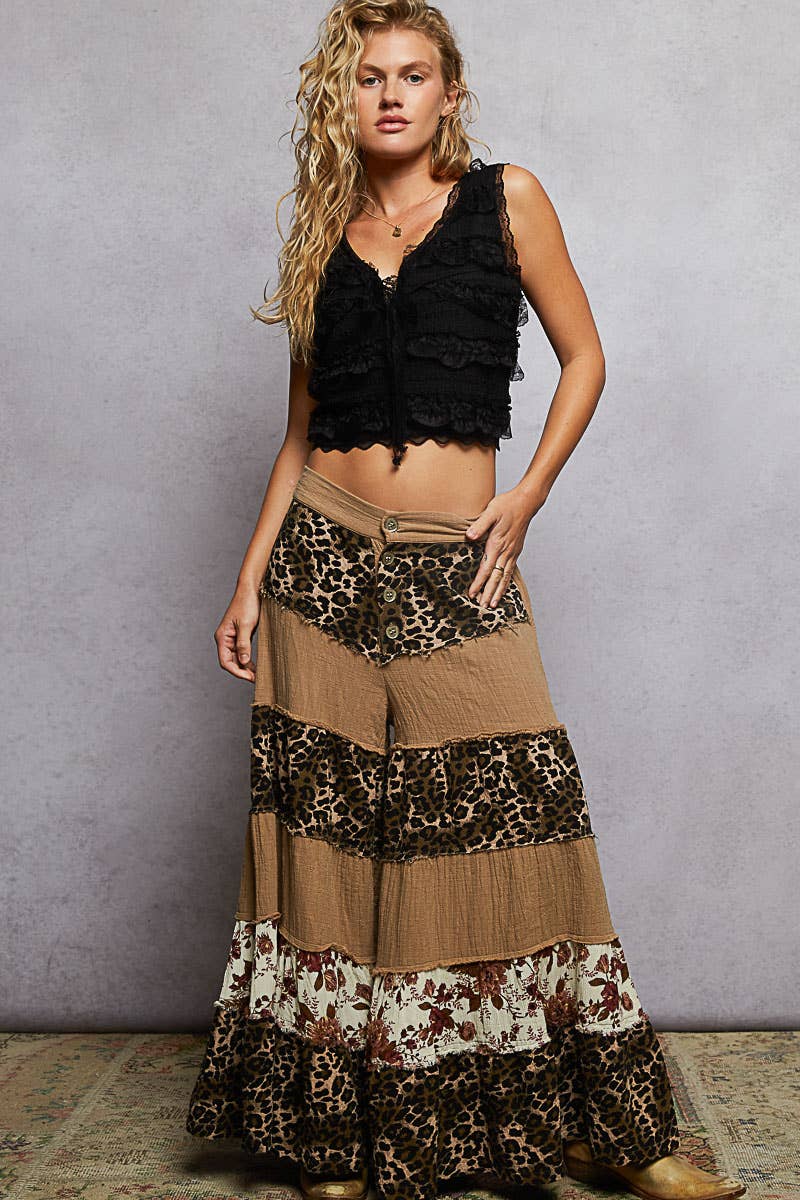 Pol Clothing - Wholesale Blouse - Women's - V-neck sleeveless cropped woven lace top4