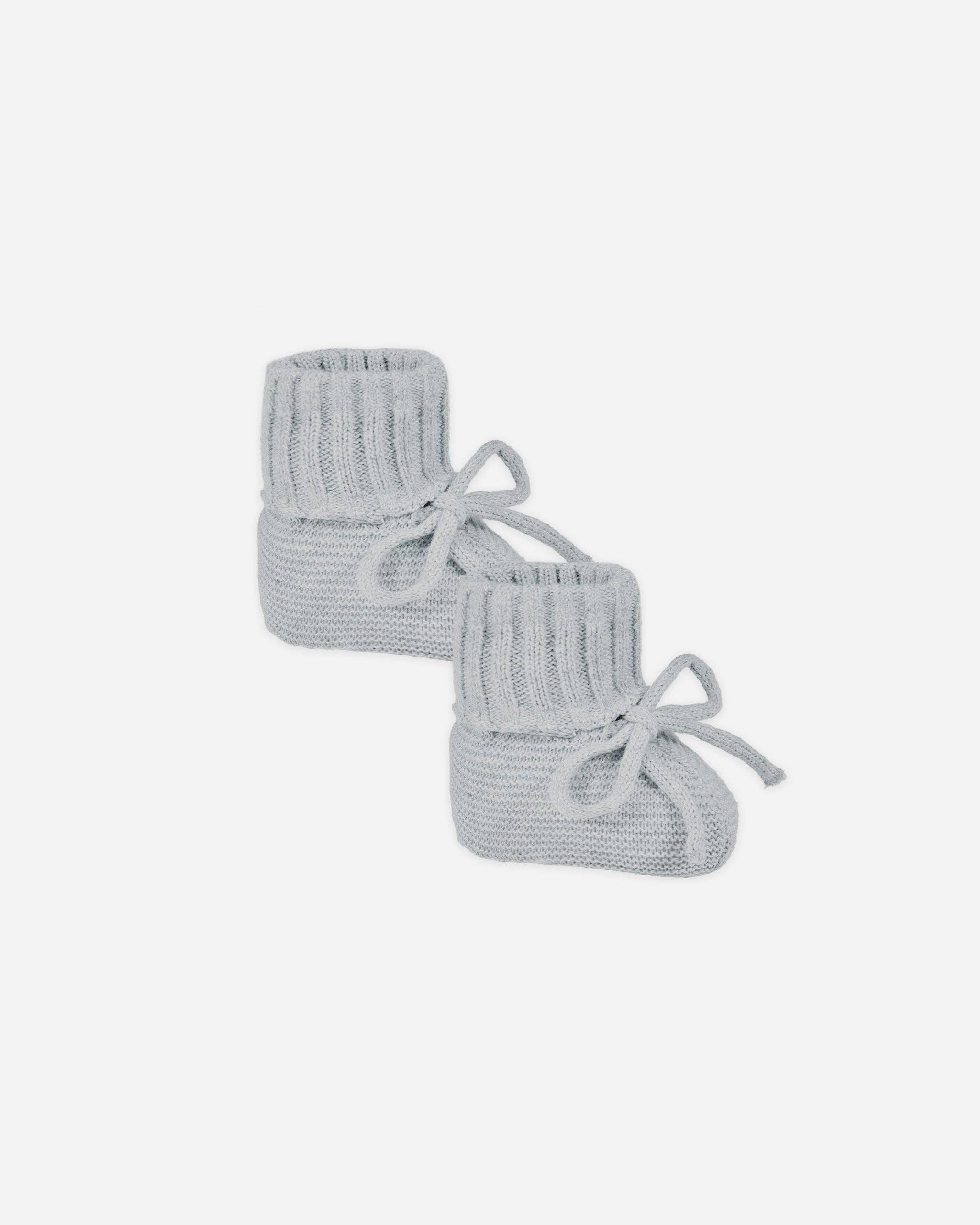 Quincy Mae - Wholesale Booties - Baby - Knit Booties Heathered Dusty Blue