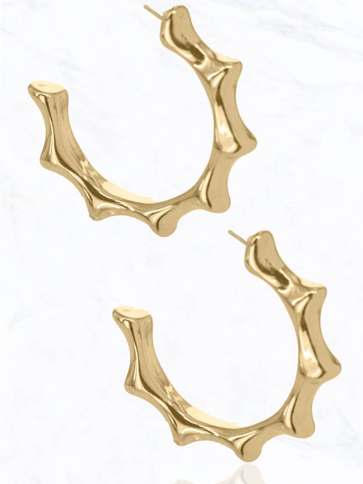 Créoles en laiton trempé doré, ne convient pas aux enfants de moins de 12 ans pour la vente par Suzie Q USA