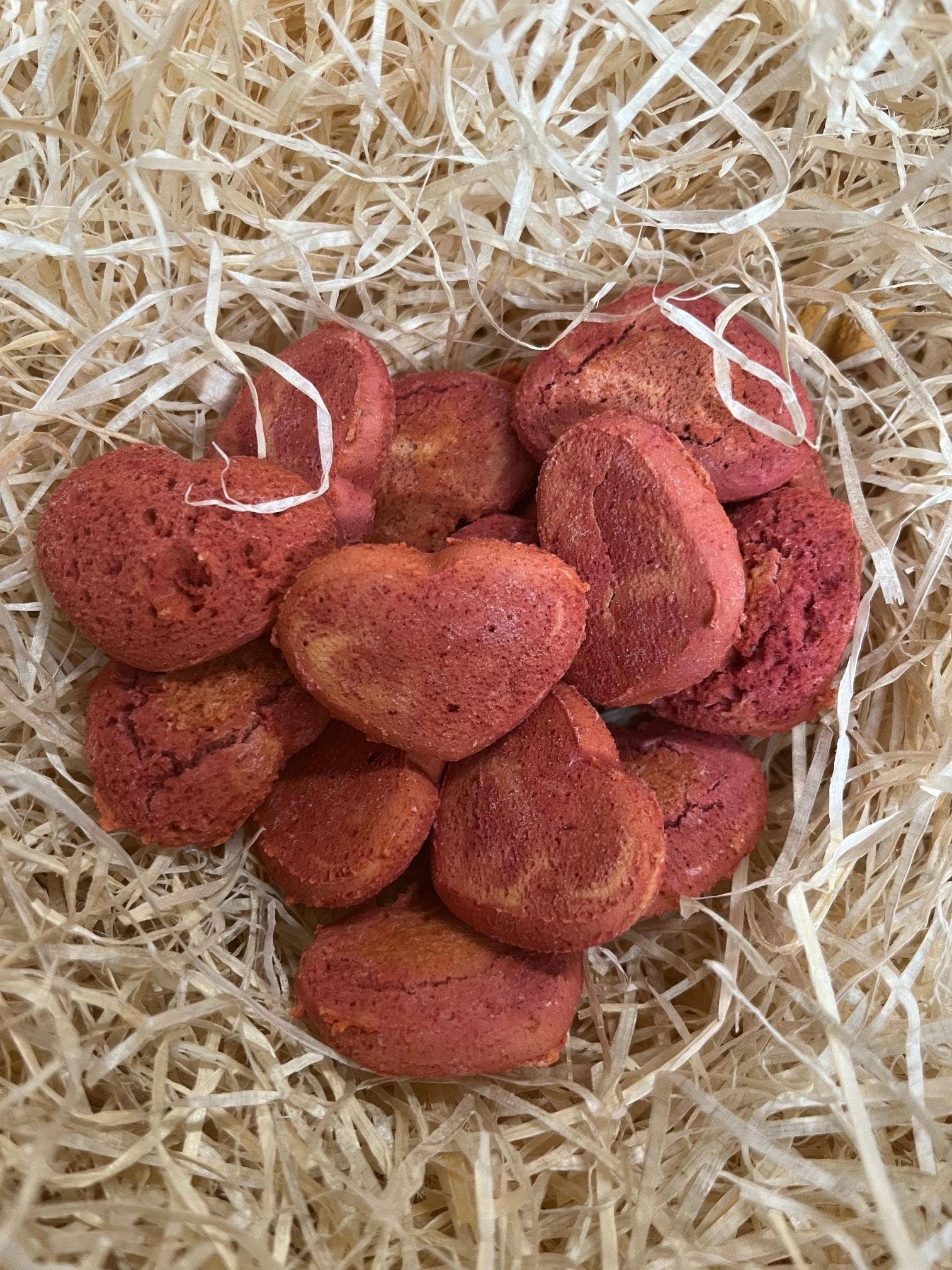 Life Of Riley Bakery Ltd - Wholesale Pet Treats - Dog - Beetroot Hearts / Kisses (TRADE)1