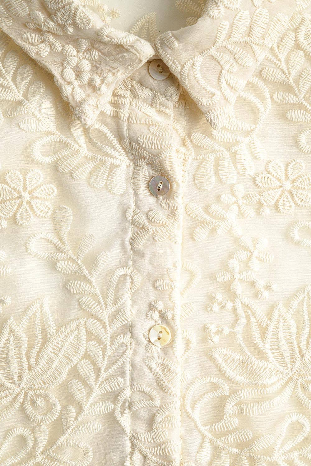 CREAM Romantic beige Lace Shirt With Balloon Sleeves for wholesale on Faire6