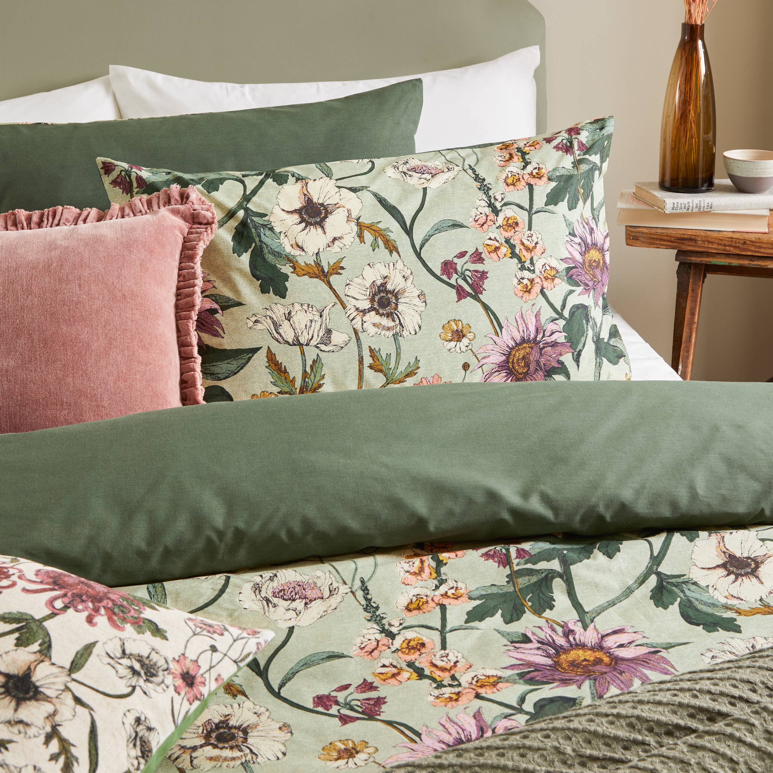 Wallflower Botanical Duvet Cover Set Celadon Green for wholesale on Faire1