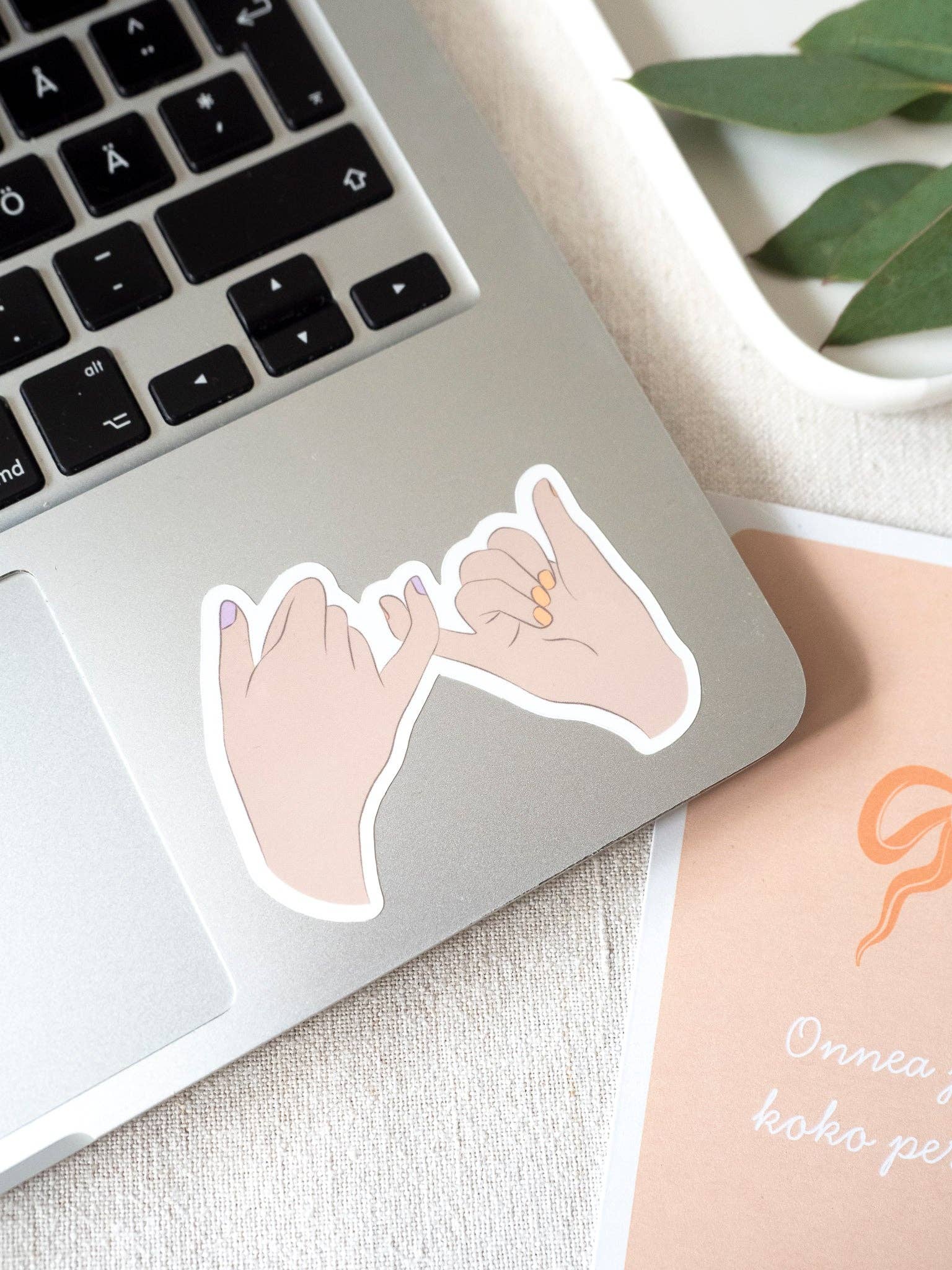 Saima Visuals Oy - Wholesale Sticker - Pinky promise | Vinyylitarra0