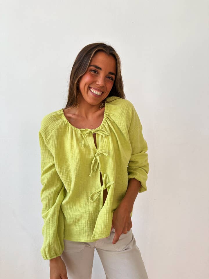 Paula blouse met avocadokleur voor wholesale door MindTraveler