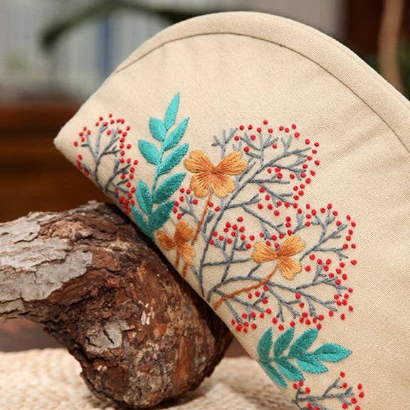 Kit de saco cosmético bordado à mão - Bolsa de maquilhagem de costura inicial com padrão de bordado floral - Bolsa de moedas DIY Kit de bordado kit de bordado kit de bordado de fio bordado kit de bordado para iniciantes por atacado de SueSilkHK