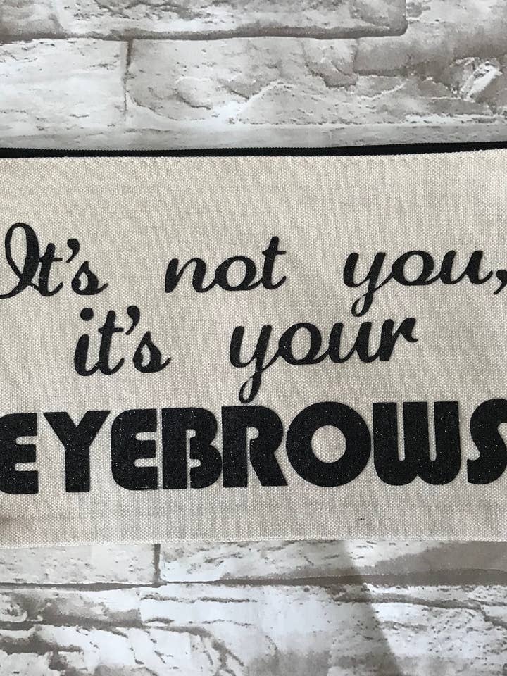 Trousse de maquillage zippée - Trousse d'accessoires - pochette de toilette pour la vente par Works of Panglossian