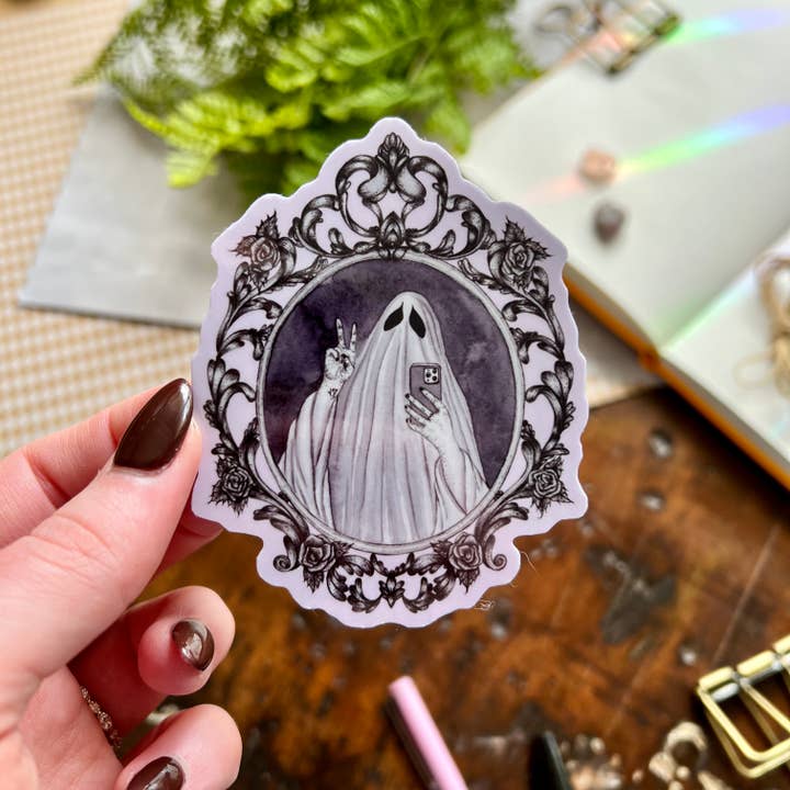 Ghost Selfie Vinyl klistermærke for engroshandel hos The Unrefined Crafter