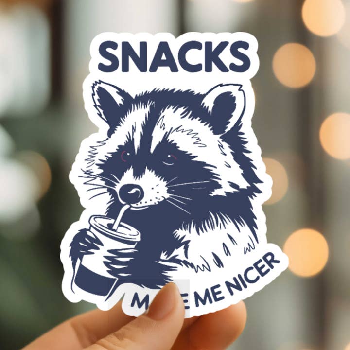 Autocollant en vinyle "Les collations amusantes me rendent plus gentil" pour la vente par Mystical Monkey Toes