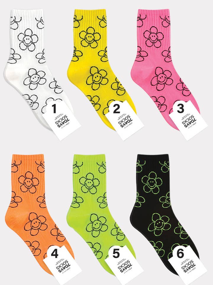 Women's Crew Line Smile Flower Socks for wholesale by 7DAYSSOCKS