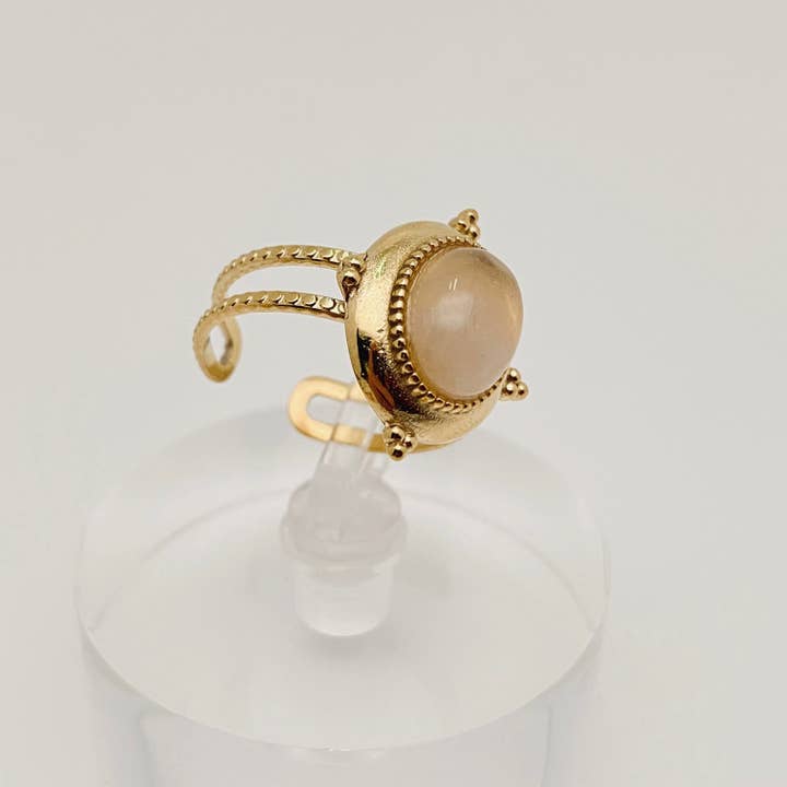 Mio Queena - Wholesale Ring met een steen/solitaire ring - Goudkleurige roestvrijstalen ring met natuurlijke steen - FGS/CS3