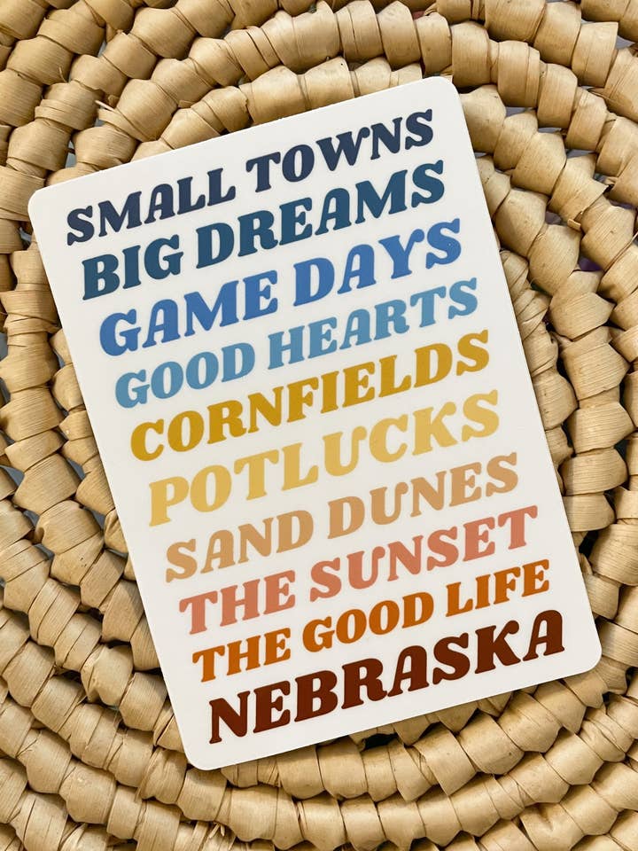 Small Towns, Big Dreams | Autocollant pour ordinateur portable ou pare-chocs pour la vente par Courtney Going Places