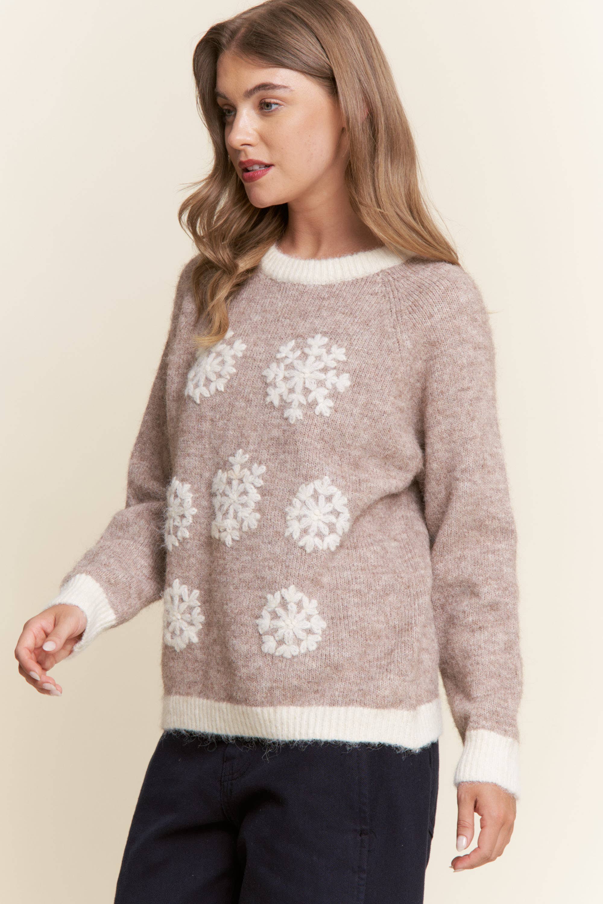 pardo Top de Malha com Flocos de Neve Bordados para venda a revendedores na Faire4