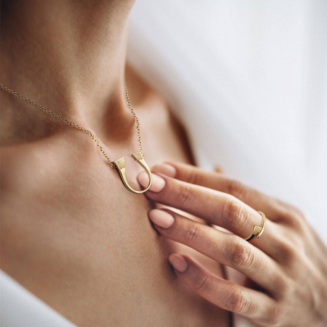 URBAN-EQUESTRIAN - Wholesale Pendant/Charm Necklace - Lucky Nail - Horseshoe Nail Equestrian Necklace in Gold4