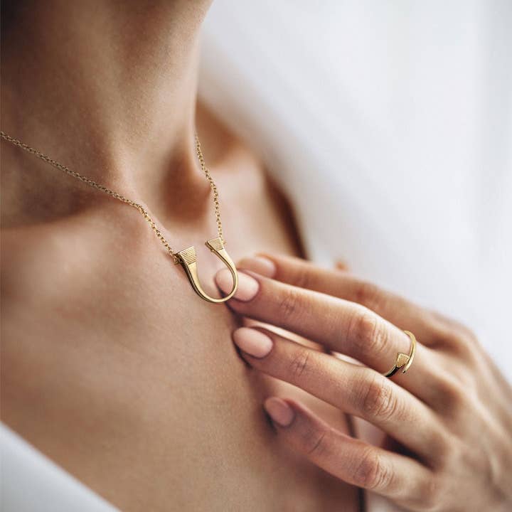 URBAN-EQUESTRIAN - Wholesale Pendant/Charm Necklace - Lucky Nail - Horseshoe Nail Equestrian Necklace in Gold4