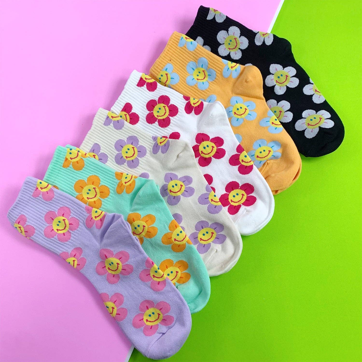 7DAYSSOCKS - Wholesale Socks - Women's - Women's Crew Smile Flower Socks11