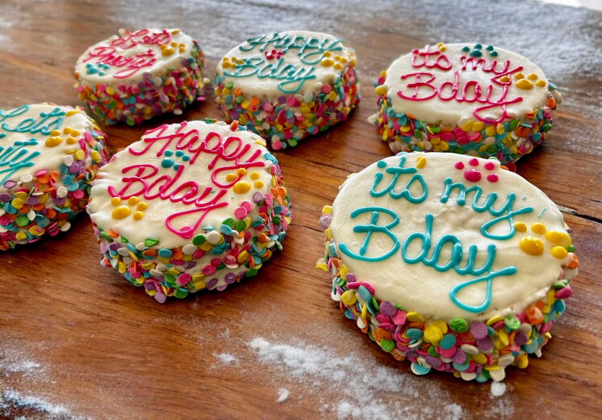 YumYum4DOGS - Wholesale Pet Treats - Dog - Mini Yogurt Confetti Birthday Cake dog treats2