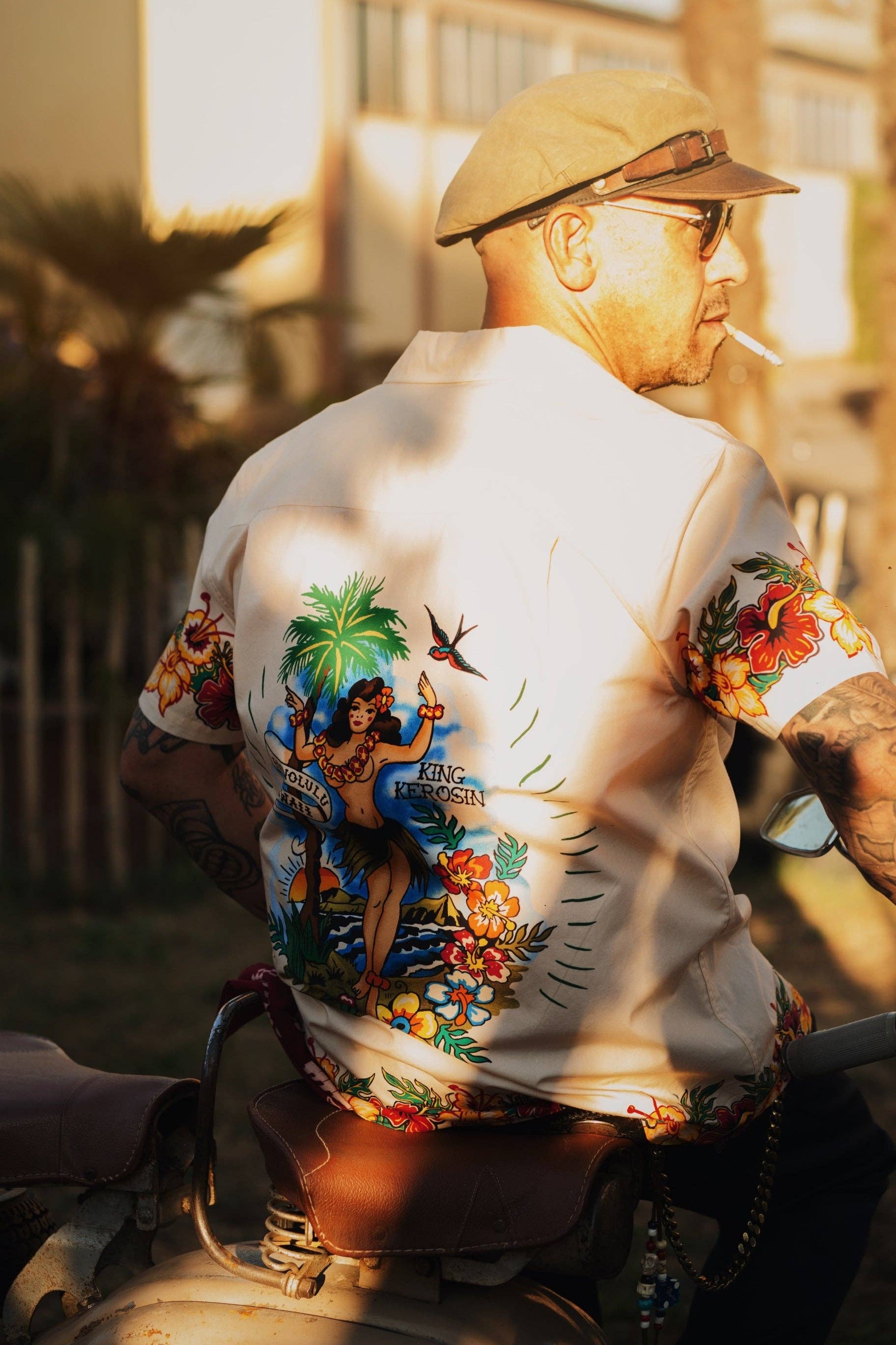 ecru Hawaiian organic cotton shirt “Honolulu Hawaii” for wholesale on Faire10