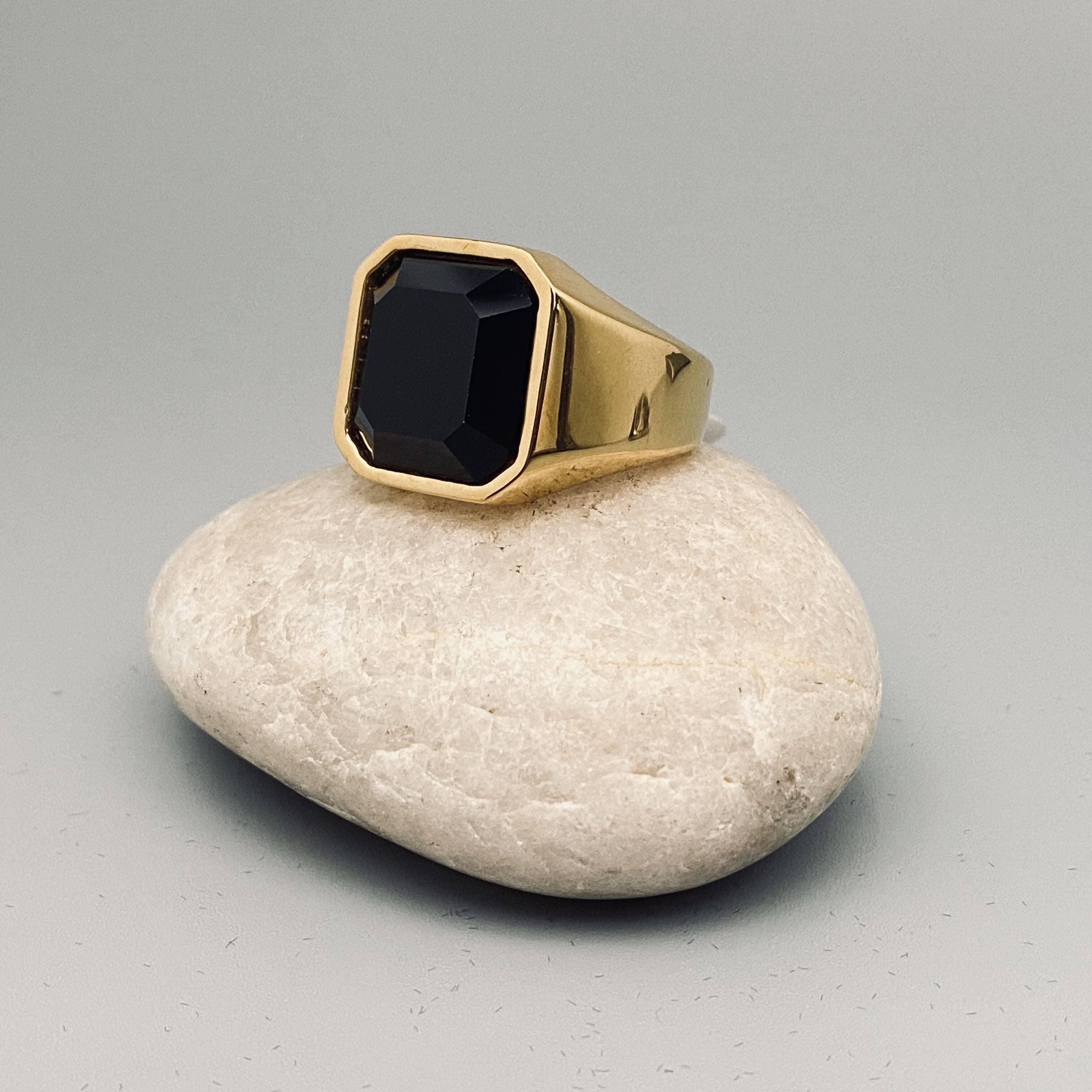 Mio Queena - Vente Chevalières - Bague homme en acier titane avec pierre d'agate noire - MJ/MR3