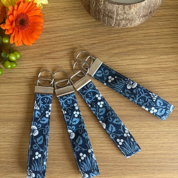 Lou Bees - Wholesale Keychain - Women's - William Morris Wristlet keychain
