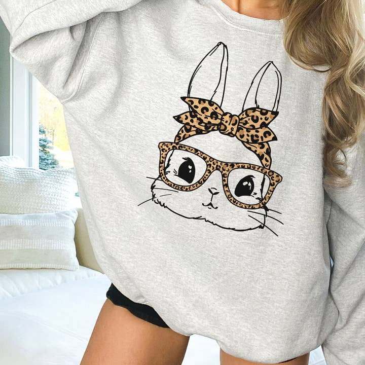 Lunettes léopard en forme de lapin de Pâques - Joli sweat-shirt de Pâques pour la vente par House Of Rodan