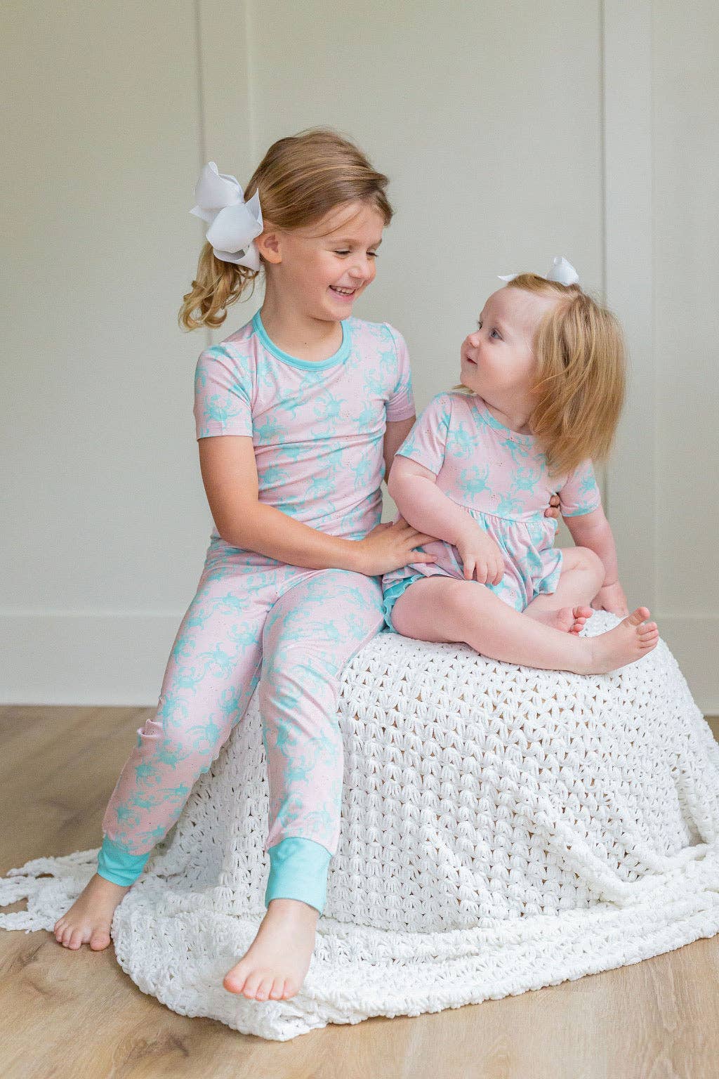 Sweet Bay Clothing - Wholesale Top en short set - Kinderen - Roze/blauwe peplum-set met krab2