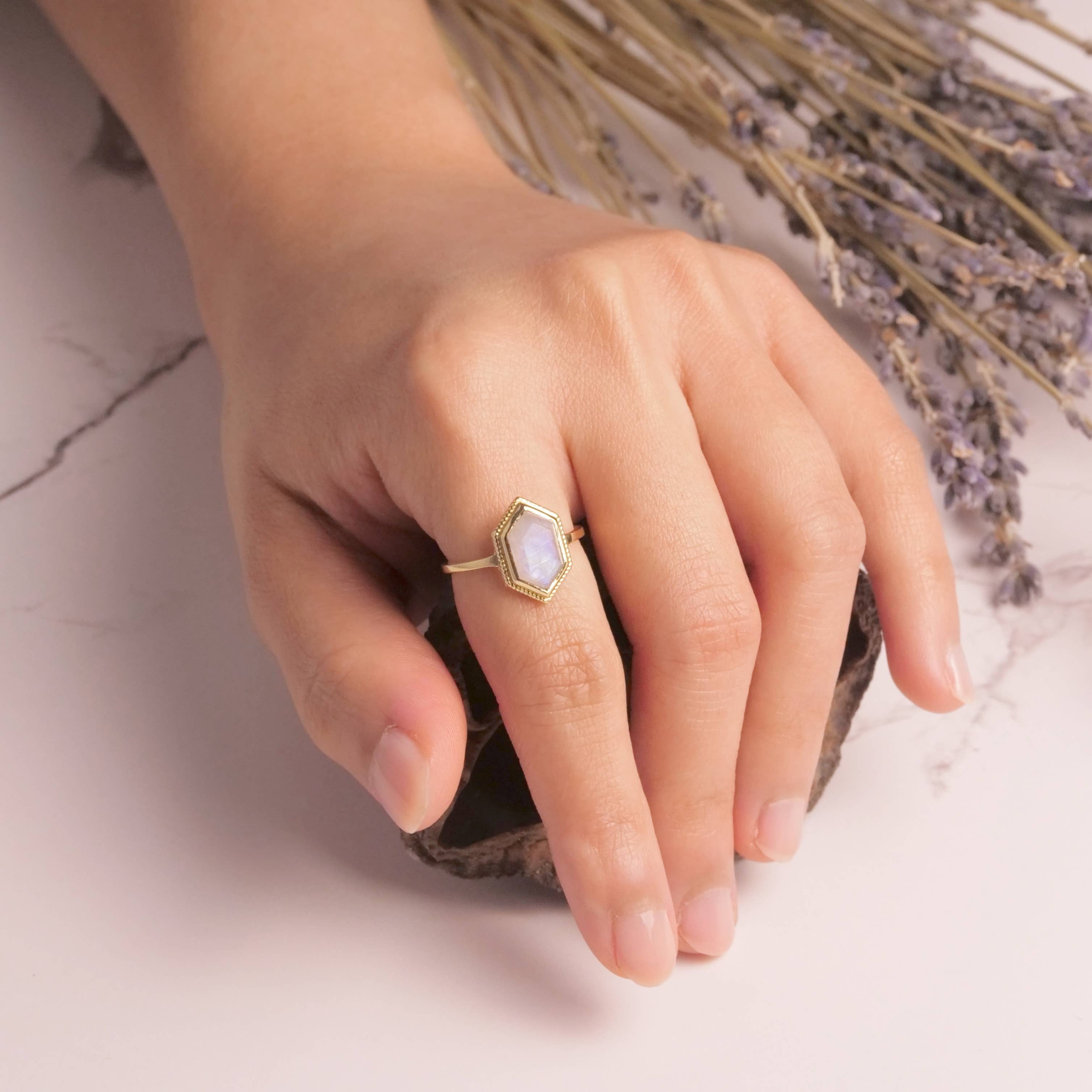 Baizaar – Engroshandel Solitairering – Messing månesten Solitaire Ring1