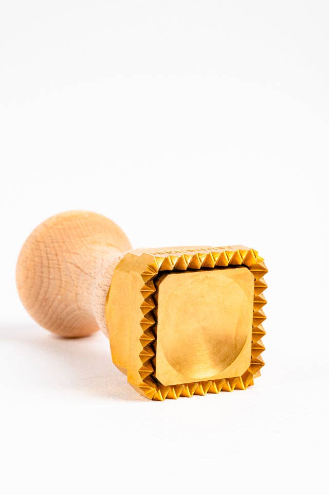 LA GONDOLA - Wholesale Kitchen Tool/Gadget - Ravioli Pasta Cutter Square 45x45 m Professional  Stamp7