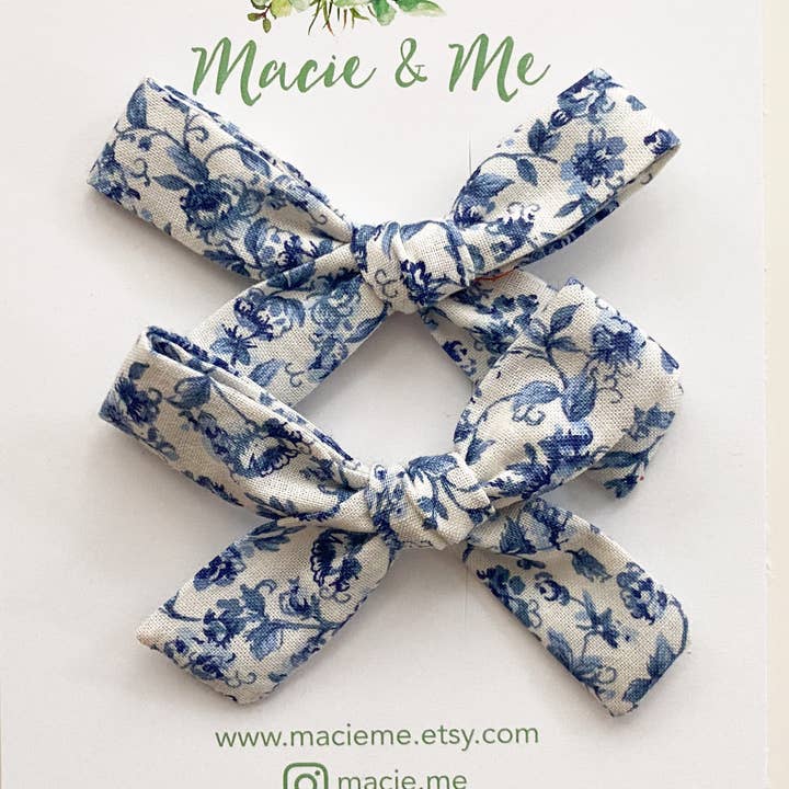Macie & Me - Wholesale Hair Bow - Kids - Navy Floral Hand Tied Small Schoolgirl Bow(s)0