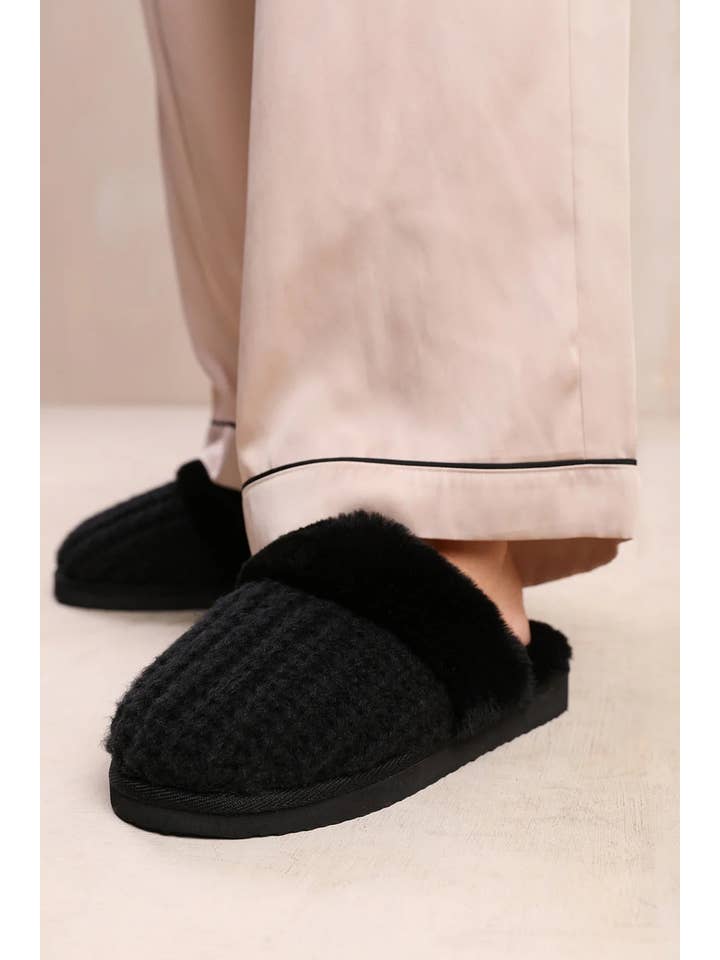 No Doubt Shoes - Wholesale Slippers - Women's - WOMENS KNITTED SNUG FAUX FUR SLIPPERS