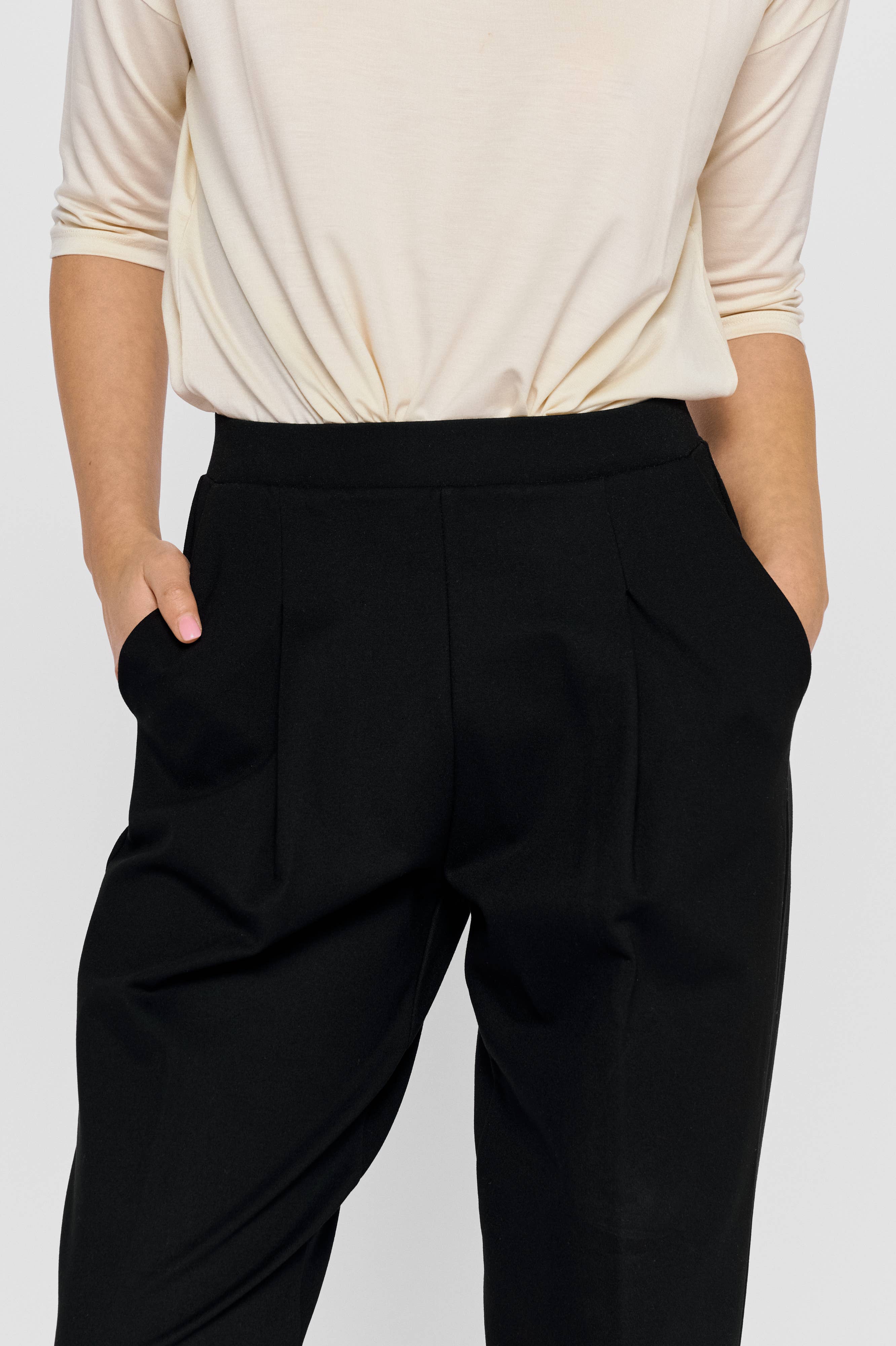 Sort Lee bukser med plisseringer – sort for engroshandel på Faire3