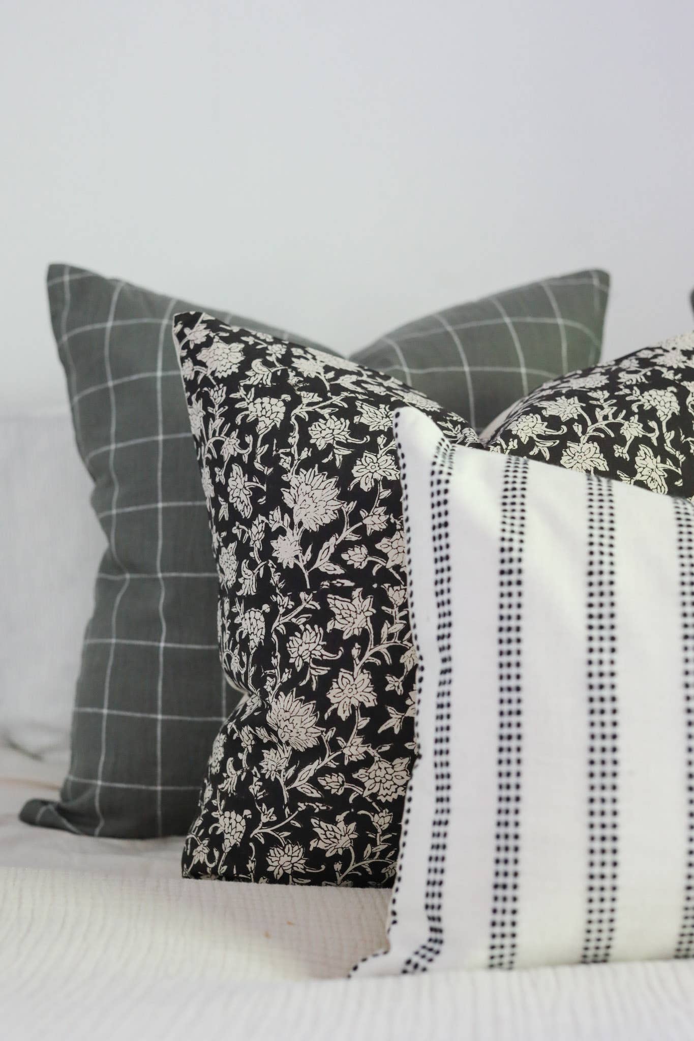 Rug & Weave - Wholesale Throw/Decorative Pillow - MICA Pillow4