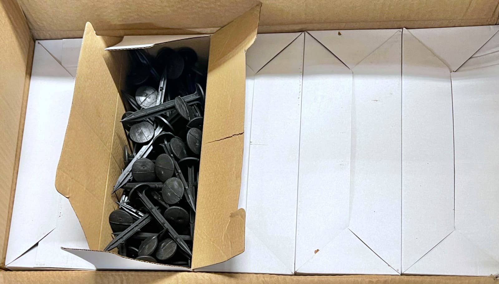 Salzmann Restwaren GmbH – wholesale Trädgårdsverktyg – Garlivo markankare, jordankare, för trädgårds- och ogräsduk5