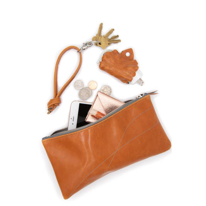 Crystalyn Kae Accessories - Vendita all'ingrosso Pochette - Donna - Grande pochette con cerniera in tela rivestita Valet Clutch2